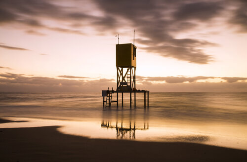 THE LIFEGUARD TOWER Andrew Lever